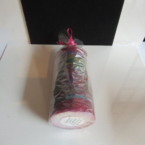 Grapes & Vines on a deep Wine Red Pillar Candle, Hand Painted. - Picture 2 of 2